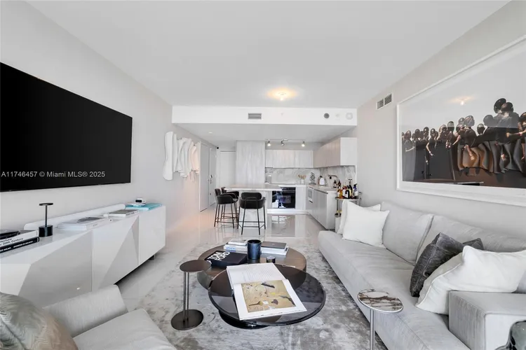 One Paraiso #3603 image #9