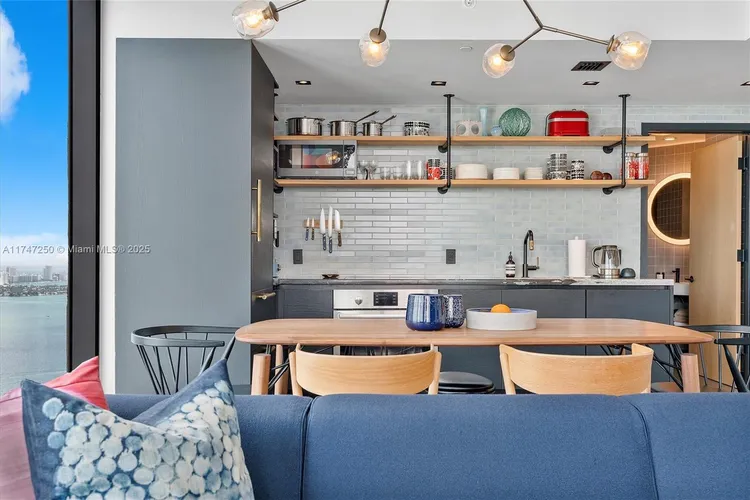 Paraiso Bay #4708 image #15