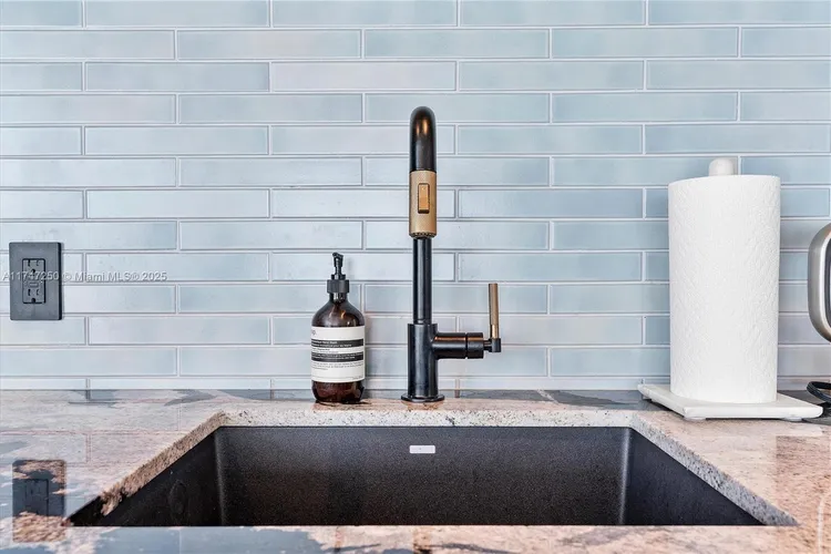 Paraiso Bay #4708 image #22