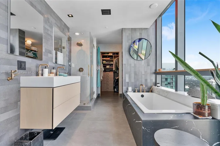 Paraiso Bay #4708 image #30