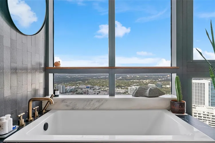 Paraiso Bay #4708 image #31