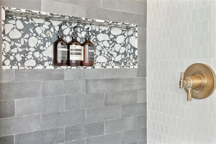 Paraiso Bay #4708 image #33