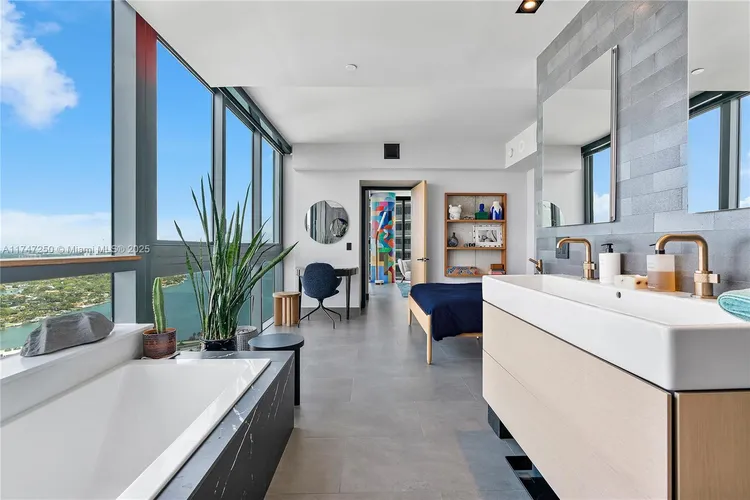 Paraiso Bay #4708 image #37