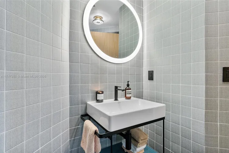 Paraiso Bay #4708 image #40