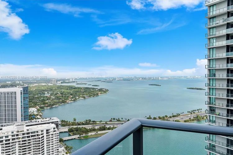 Paraiso Bay #4708 image #8