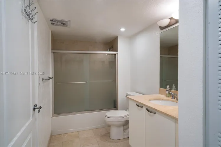 Skyline On Brickell #2803 image #10