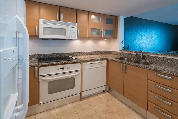 Skyline On Brickell #2803 image #7