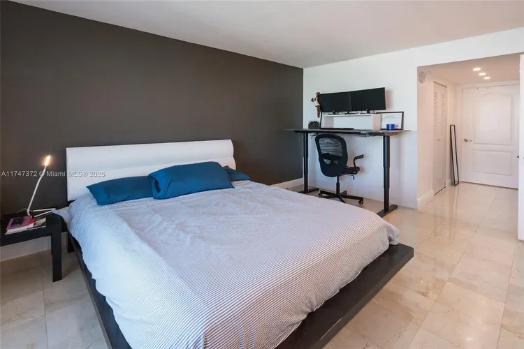 Skyline On Brickell #2803 image #8