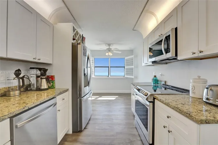 The Summit #701S image #10