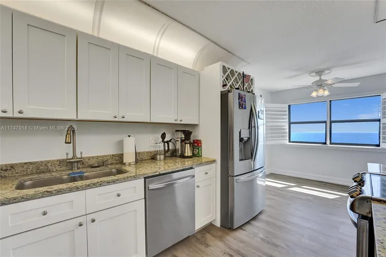 The Summit #701S image #11