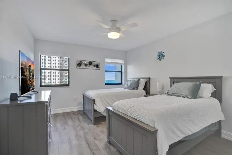 The Summit #701S image #23