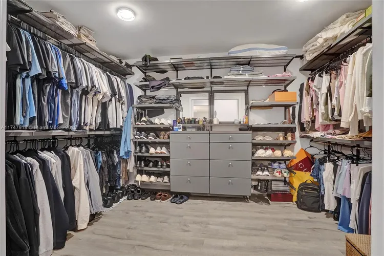 The Summit #701S image #33