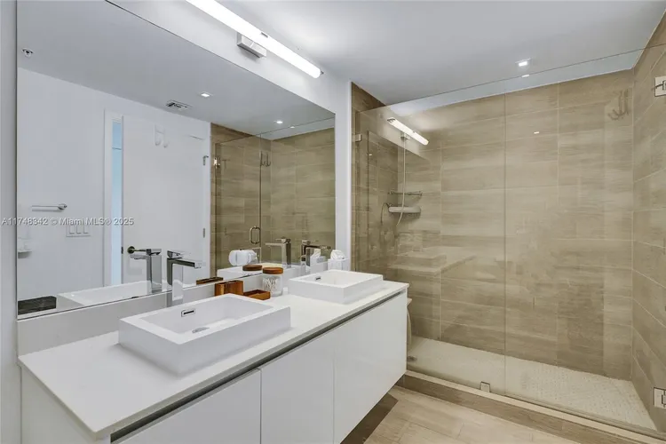 Le Parc at Brickell #902 image #11