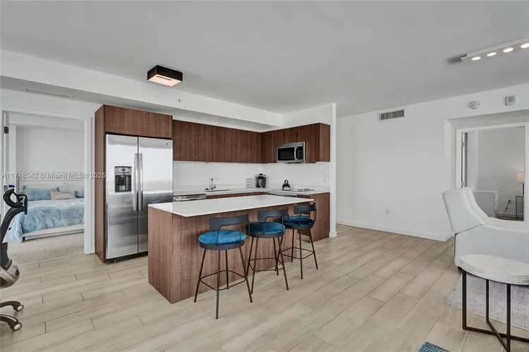 Le Parc at Brickell #902 image #13