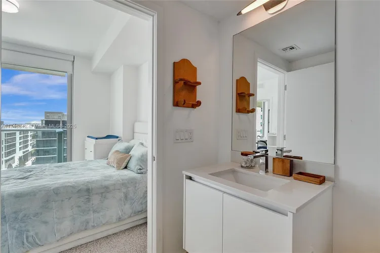 Le Parc at Brickell #902 image #22