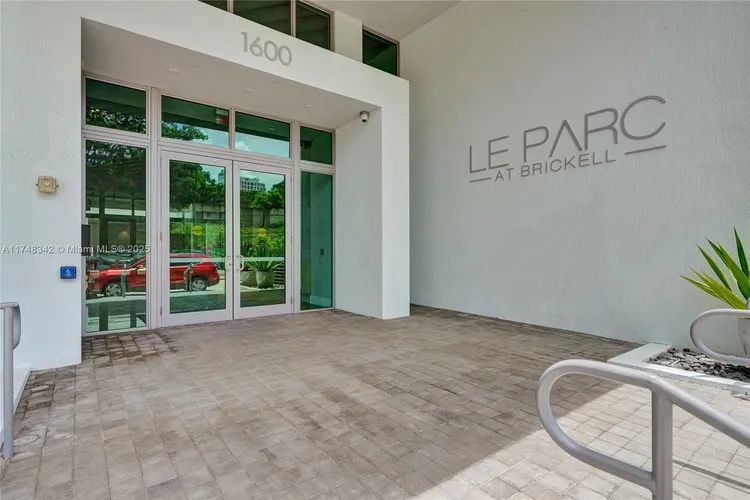 Le Parc at Brickell #902 image #38