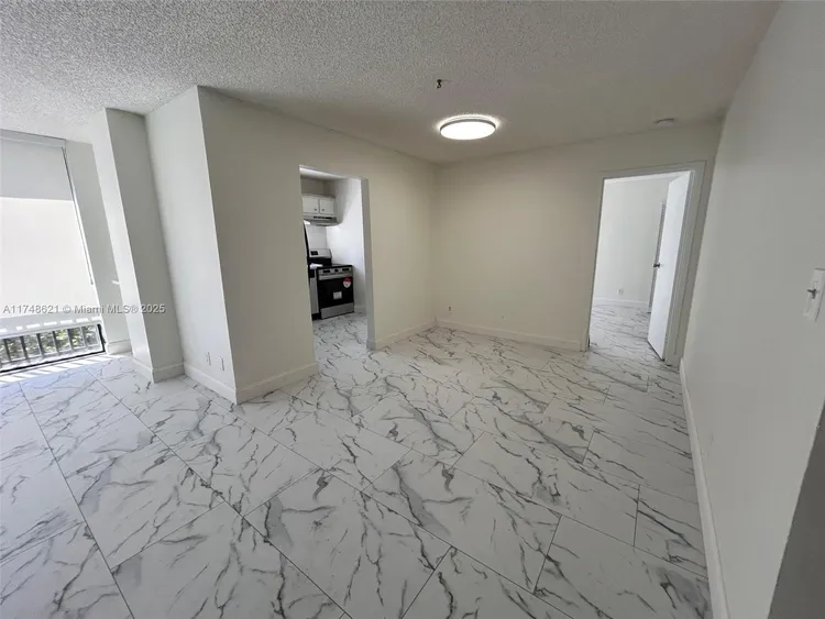 Plaza of the Americas #519 image #16