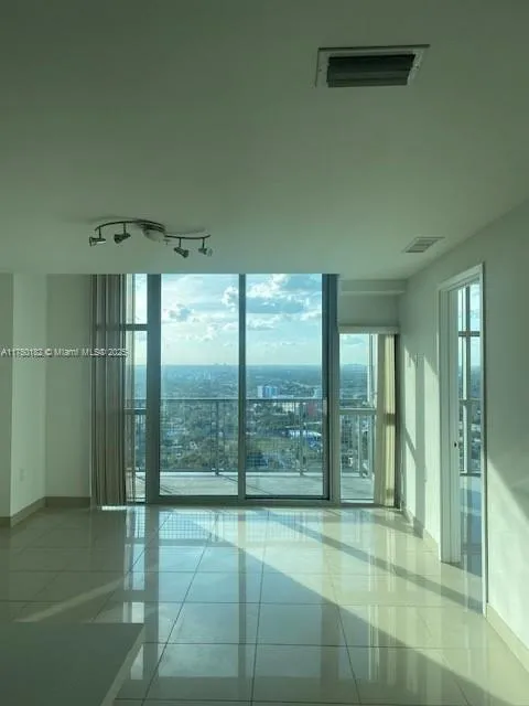 Midtown 4 #H3005 image #14