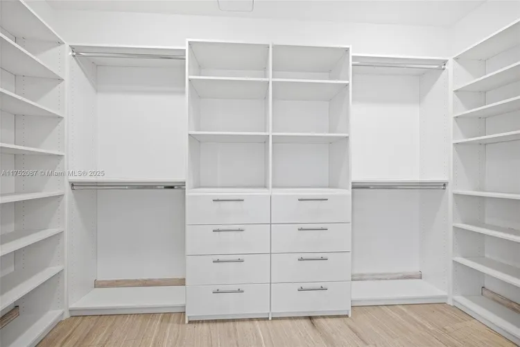 Porsche Design Tower #2305 image #19