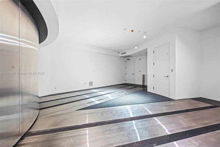 Porsche Design Tower #2305 image #31