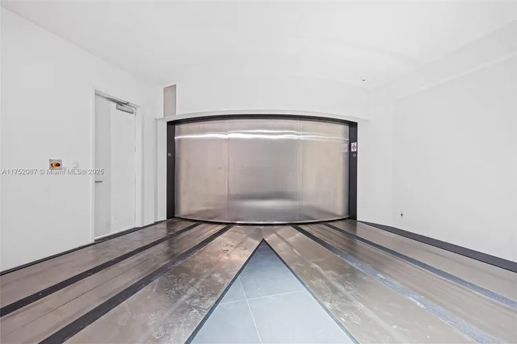 Porsche Design Tower #2305 image #32