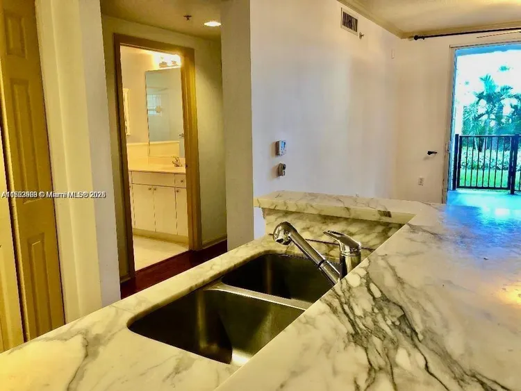 Porto Bellagio #4105 image #16