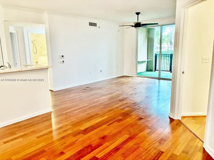 Porto Bellagio #4105 image #17