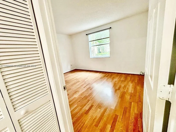 Porto Bellagio #4105 image #24