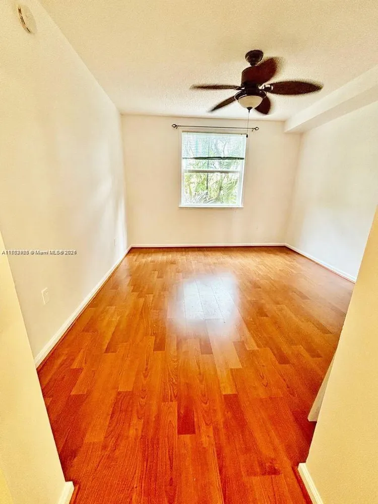 Porto Bellagio #4105 image #25