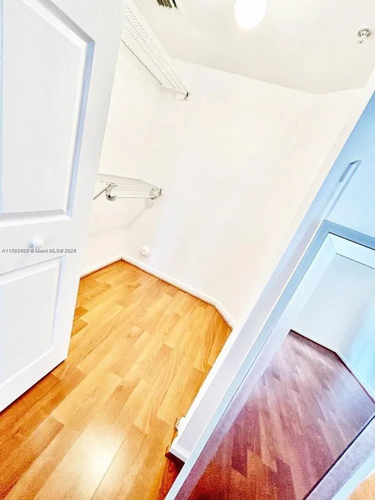 Porto Bellagio #4105 image #29