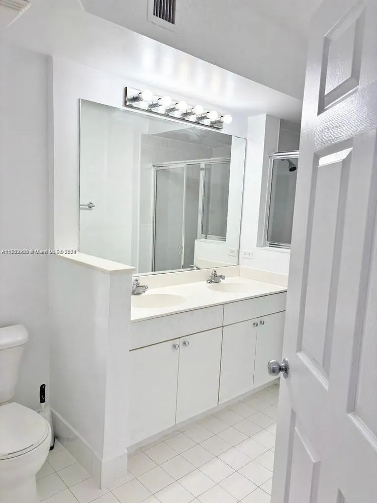 Porto Bellagio #4105 image #30