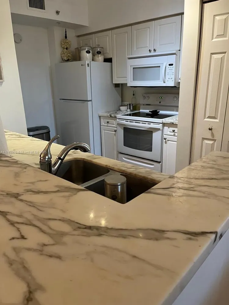 Porto Bellagio #4105 image #51