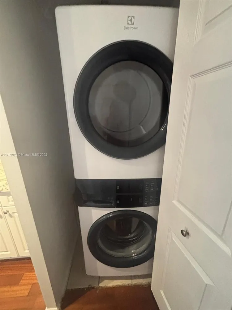 Porto Bellagio #4105 image #59