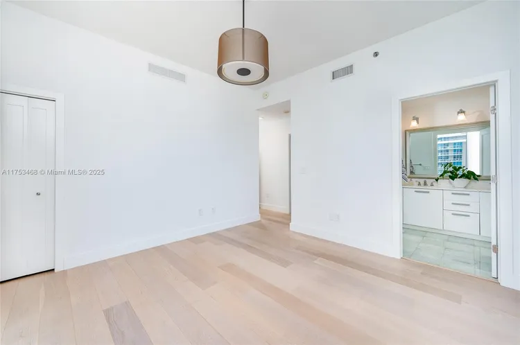 Avenue 1060 Brickell #4203 image #28