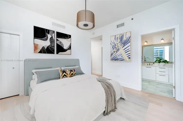Avenue 1060 Brickell #4203 image #29