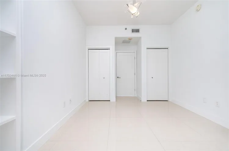 Avenue 1060 Brickell #4203 image #37