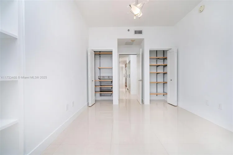 Avenue 1060 Brickell #4203 image #38