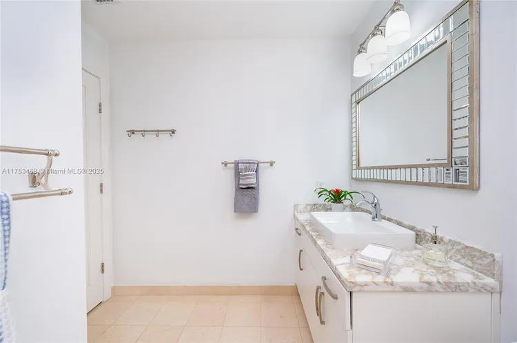 Avenue 1060 Brickell #4203 image #41