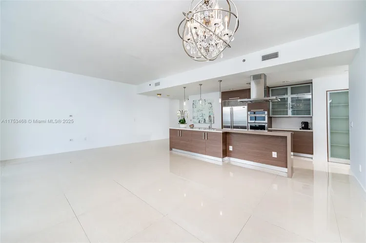 Avenue 1060 Brickell #4203 image #8