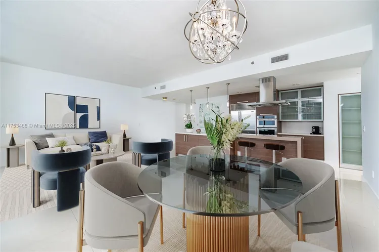 Avenue 1060 Brickell #4203 image #9