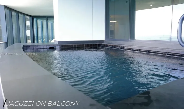 Porsche Design Tower #3601 image #10