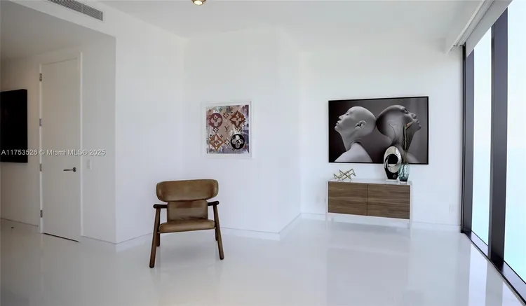 Porsche Design Tower #3601 image #15