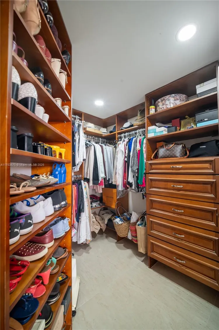 Villa Regina Condo #PH-105 image #30
