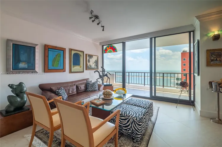 Villa Regina Condo #PH-105 image #9