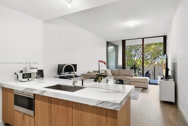 Park Grove Club Residences #506 image #12