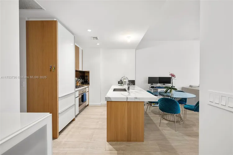 Park Grove Club Residences #506 image #13