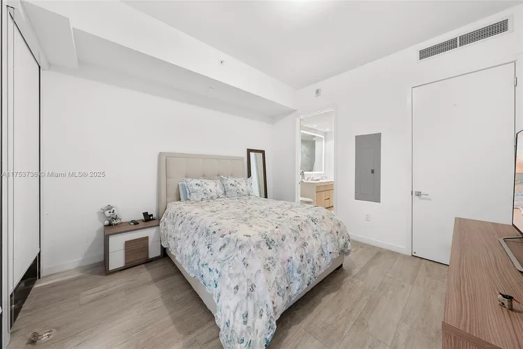 Park Grove Club Residences #506 image #15