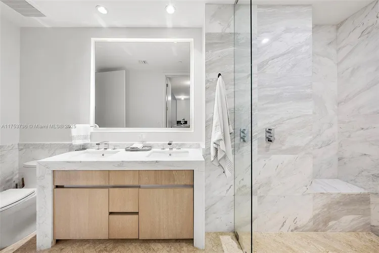 Park Grove Club Residences #506 image #17