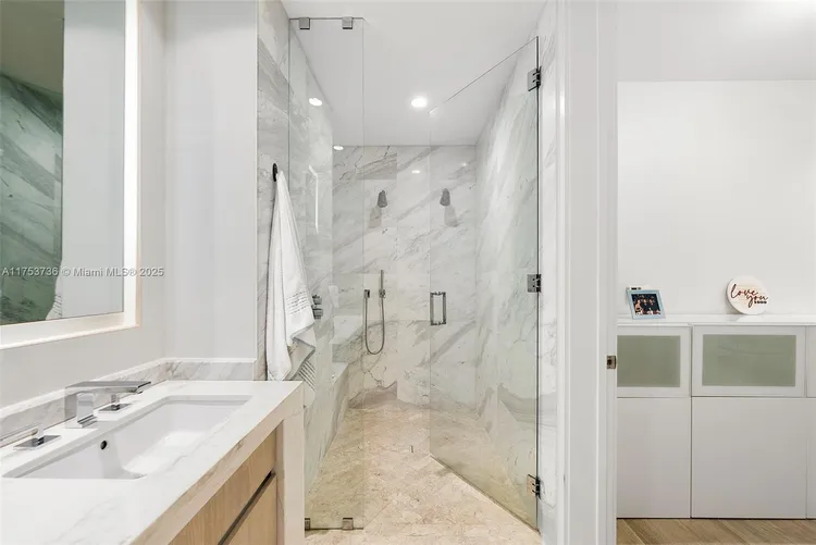 Park Grove Club Residences #506 image #18