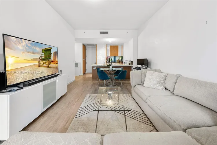 Park Grove Club Residences #506 image #8